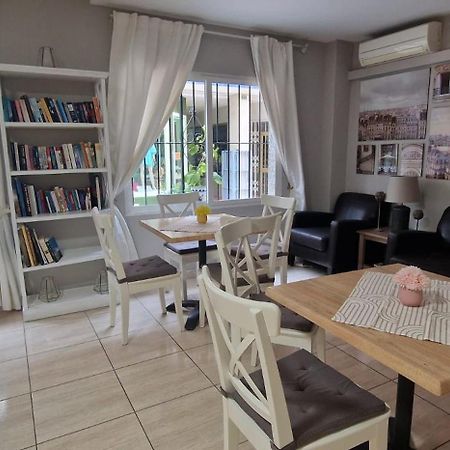 Hotel Marbella Фуeнхирола Екстериор снимка