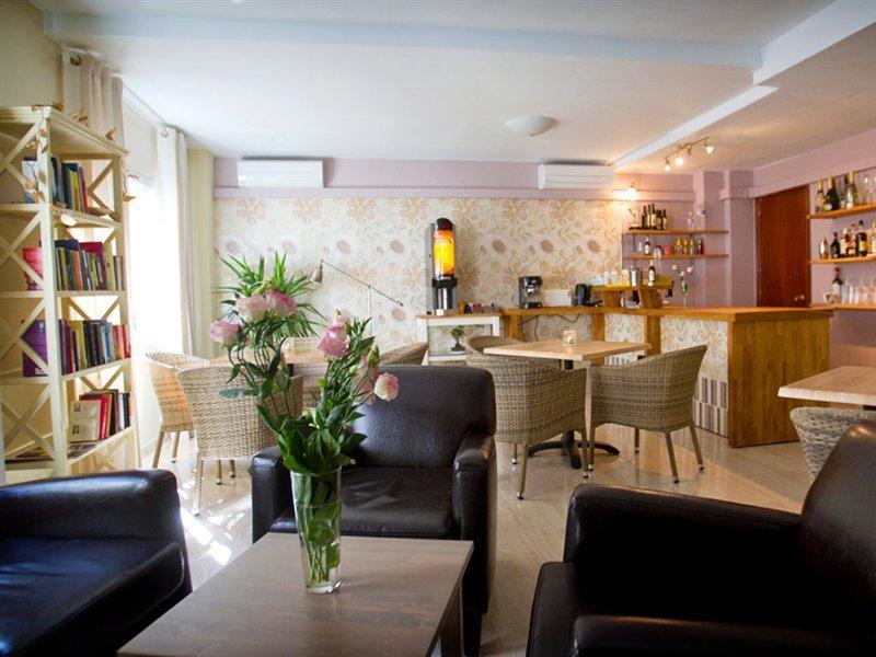 Hotel Marbella Фуeнхирола Екстериор снимка