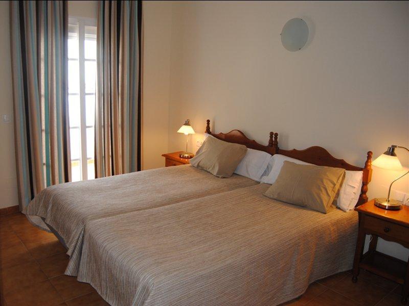 Hotel Marbella Фуeнхирола Екстериор снимка