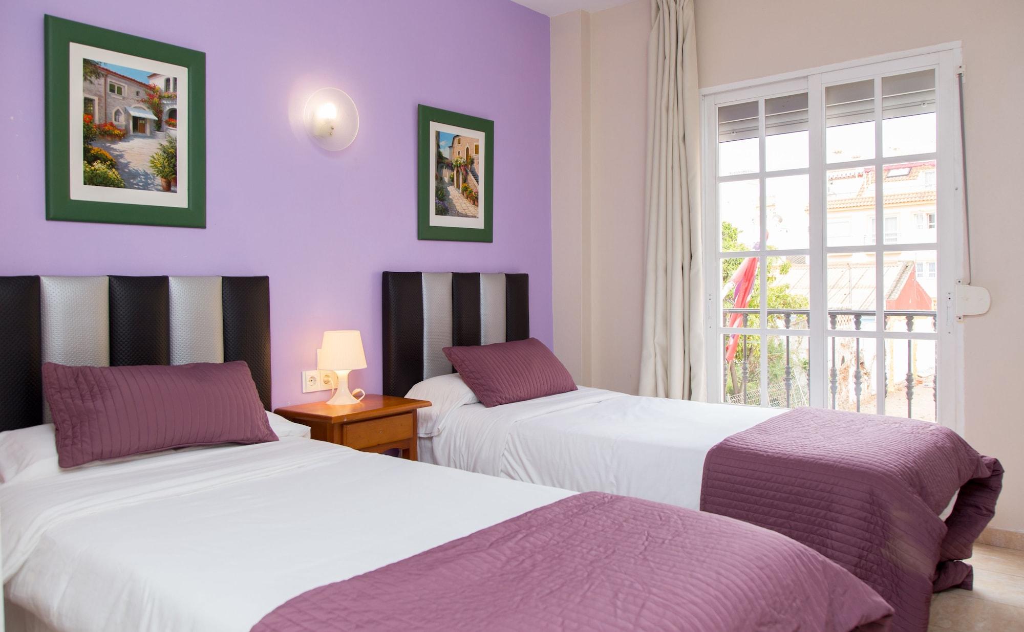 Hotel Marbella Фуeнхирола Екстериор снимка