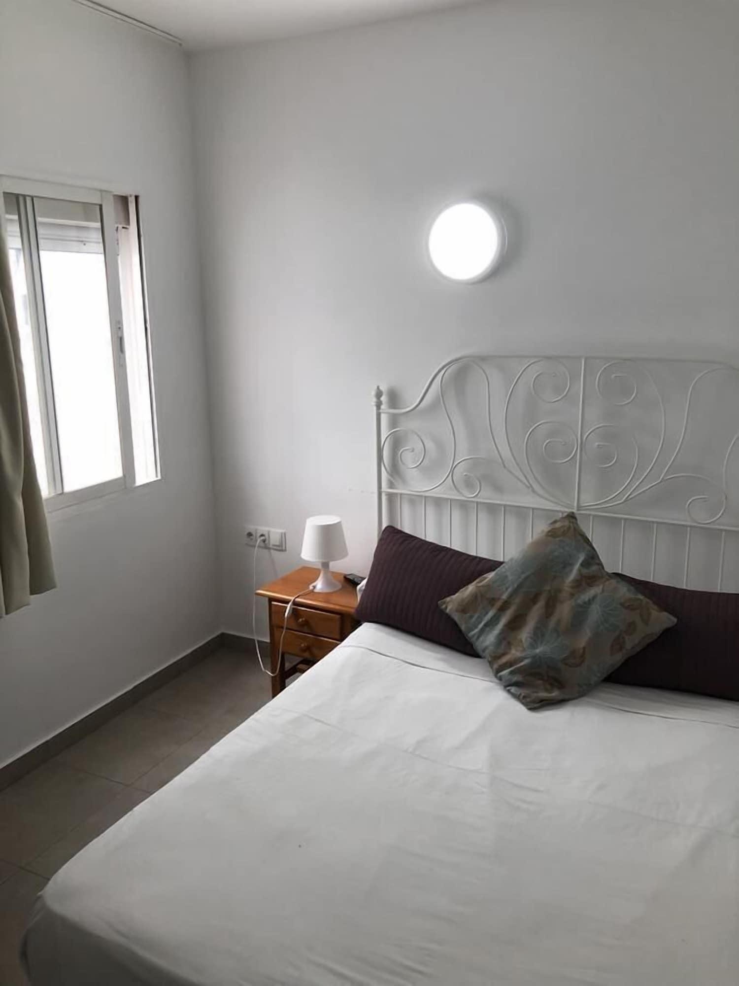 Hotel Marbella Фуeнхирола Екстериор снимка