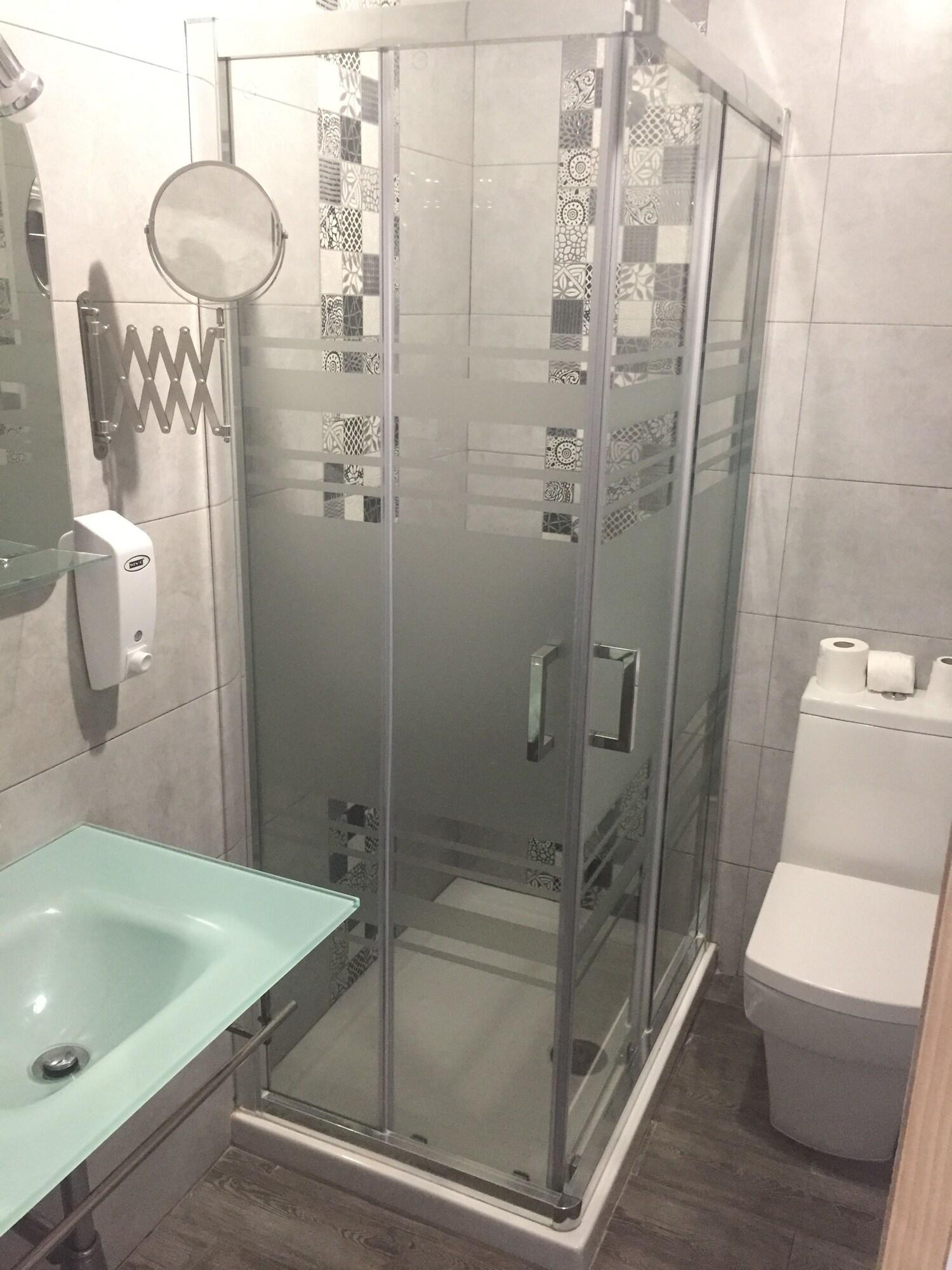 Hotel Marbella Фуeнхирола Екстериор снимка