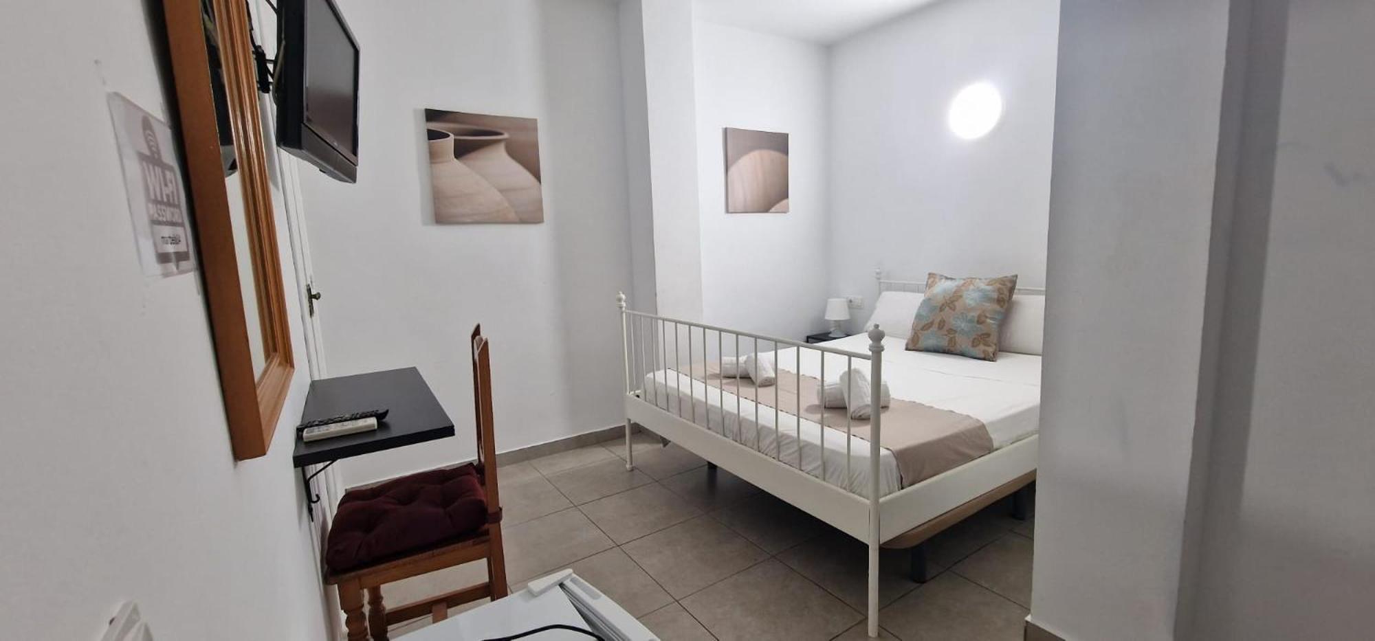 Hotel Marbella Фуeнхирола Екстериор снимка