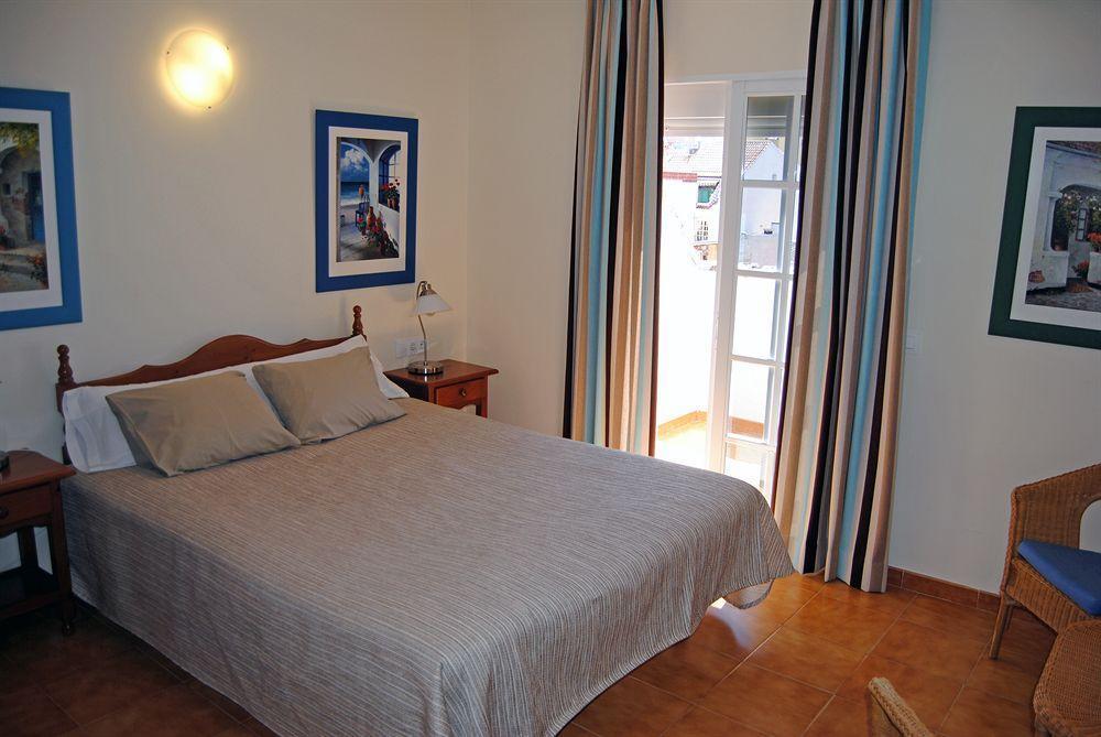 Hotel Marbella Фуeнхирола Екстериор снимка