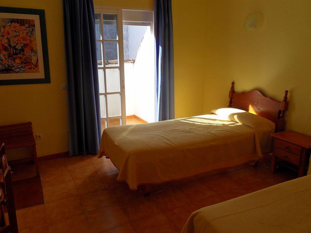 Hotel Marbella Фуeнхирола Екстериор снимка