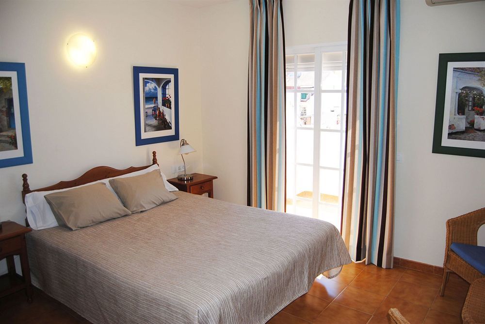 Hotel Marbella Фуeнхирола Екстериор снимка
