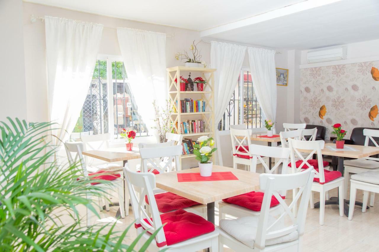 Hotel Marbella Фуeнхирола Екстериор снимка