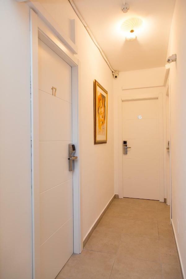 Hotel Marbella Фуeнхирола Екстериор снимка