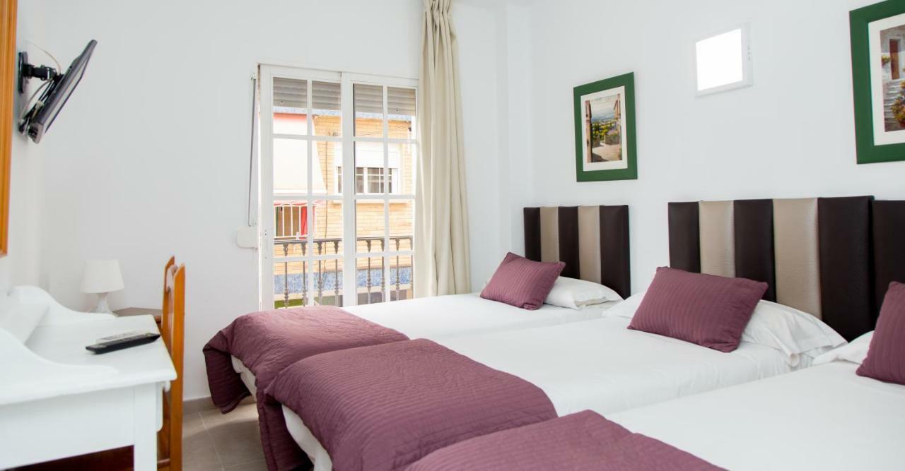 Hotel Marbella Фуeнхирола Екстериор снимка